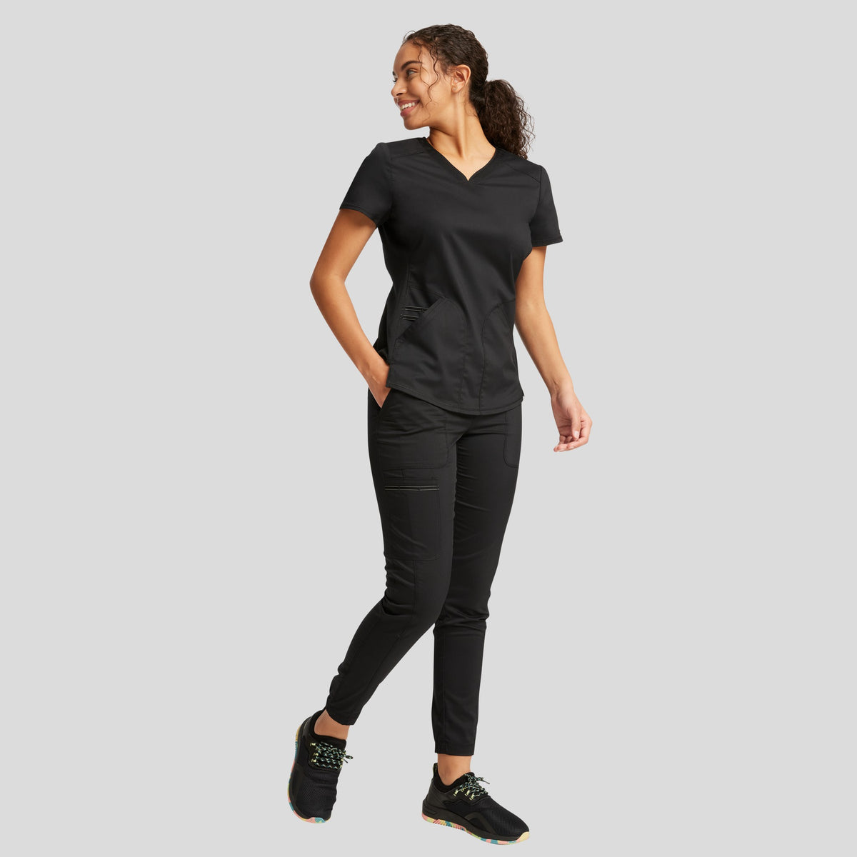 2-Pocket Sweetheart V-Neck | Black